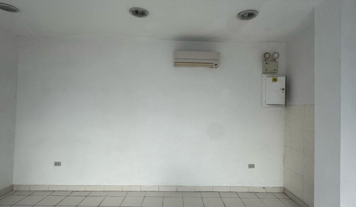 WhatsApp Image 2025-04-08 at 6.16.02 PM (4)