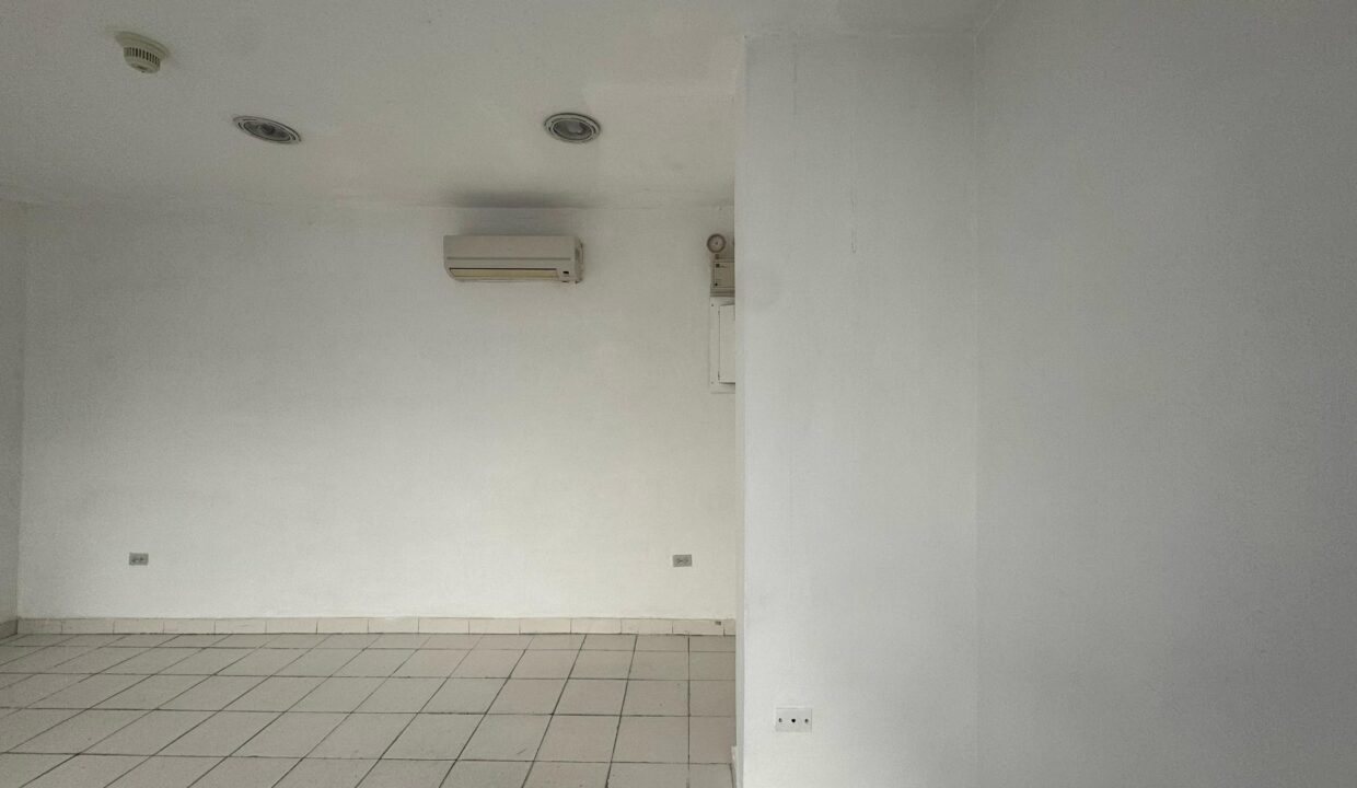 WhatsApp Image 2025-04-08 at 6.16.03 PM